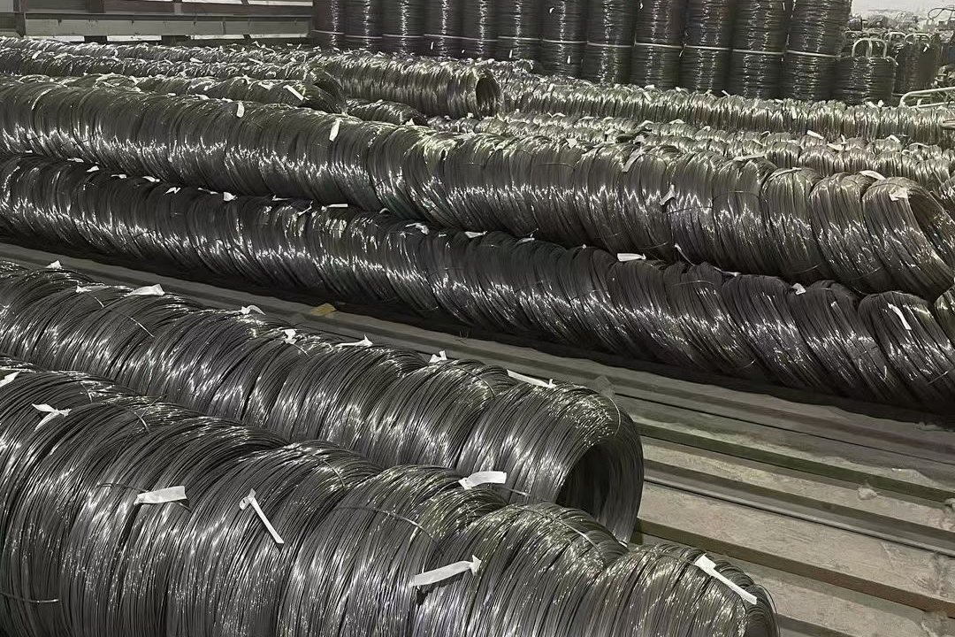 Wire material prepared for screen manufacturing